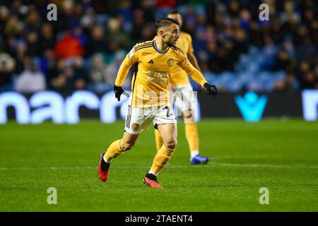 Hillsborough Stadium, Sheffield, Inghilterra - 29 novembre 2023 Yunus Akgun (29) di Leicester City - durante la partita Sheffield mercoledì contro Leicester City, EFL Championship, 2023/24, Hillsborough Stadium, Sheffield, Inghilterra - 29 novembre 2023 crediti: Arthur Haigh/WhiteRosePhotos/Alamy Live News Foto Stock