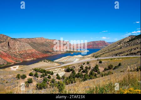 Vista da Sheep Creek, vista sul lago artificiale Flaming Gorge. Foto Stock