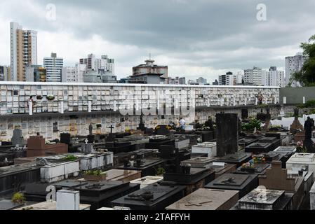 Salvador, Bahia, Brasile - 02 novembre 2023: Veduta del cimitero di campo Santo nella città di Salvador, Bahia. Foto Stock