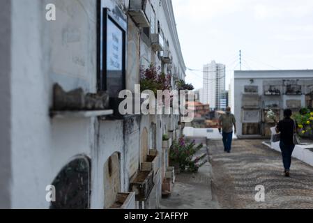 Salvador, Bahia, Brasile - 02 novembre 2023: Veduta del cimitero di campo Santo nella città di Salvador, Bahia. Foto Stock