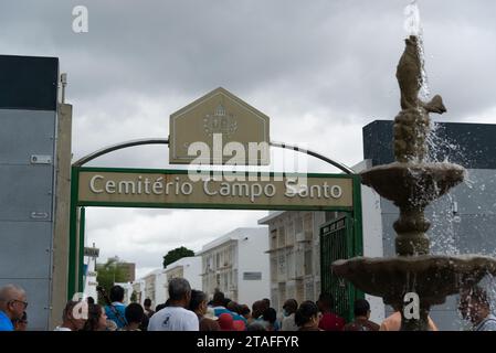 Salvador, Bahia, Brasile - 02 novembre 2023: Veduta del cimitero di campo Santo nella città di Salvador, Bahia. Foto Stock