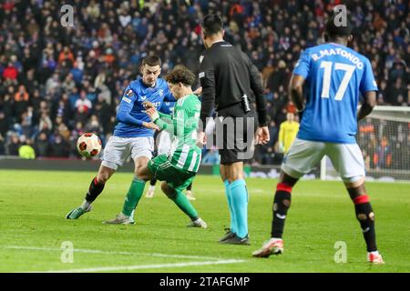 23 novembre 30. Glasgow, Regno Unito. I Rangers giocano l'Aris Limassol da Cipro nel gruppo C della UEFA Europa League, all'Ibrox Stadium, Glasgow, Scozia, Regno Unito. Una vittoria per i Rangers li avrebbe portati fino alle fasi a eliminazione diretta della League. All'inizio del 23 ottobre, Aris Limassol giocò contro i Rangers a Cipro quando il Limassol vinse per 2-1. Questo gioco è importante per entrambe le squadre. Crediti: Findlay/Alamy Live News Foto Stock