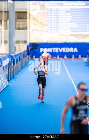 Annika Koch partecipa a Pontevedra nel World Triathlon Championship Series 2023. Foto Stock