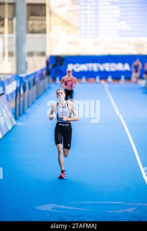 Annika Koch partecipa a Pontevedra nel World Triathlon Championship Series 2023. Foto Stock