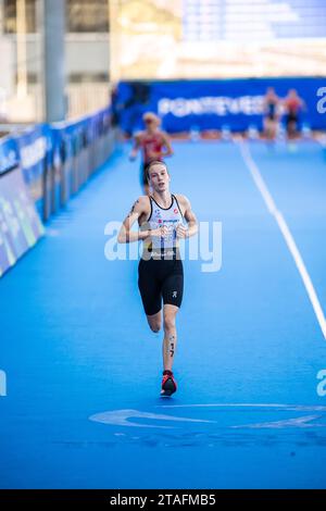 Annika Koch partecipa a Pontevedra nel World Triathlon Championship Series 2023. Foto Stock