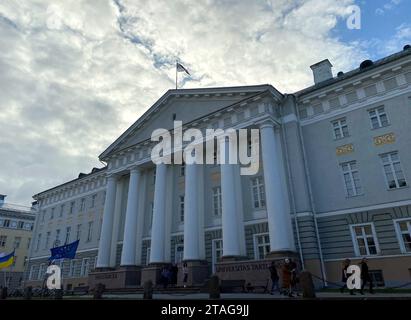 Tartu, Estonia. 20 ottobre 2023. L'edificio principale dell'Università di Tartu. La seconda città più grande dell'Estonia, Tartu, sarà capitale europea della cultura nel 2024. Credito: Alexander Welscher/dpa/Alamy Live News Foto Stock