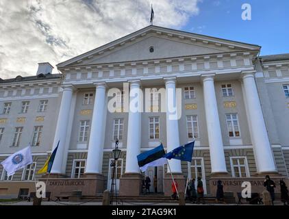 Tartu, Estonia. 20 ottobre 2023. L'edificio principale dell'Università di Tartu. La seconda città più grande dell'Estonia, Tartu, sarà capitale europea della cultura nel 2024. Credito: Alexander Welscher/dpa/Alamy Live News Foto Stock