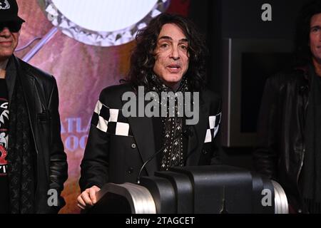 Paul Stanley di KISS visita l'Empire State Building per celebrare lo spettacolo finale della band al Madison Square Garden il 30 novembre 2023 a New Yor Foto Stock