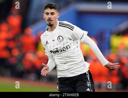 Birmingham, Regno Unito. 30 novembre 2023. Gil Dias di Legia Varsavia durante la partita di UEFA Europa Conference League a Villa Park, Birmingham. Il credito fotografico dovrebbe leggere: Andrew Yates/Sportimage Credit: Sportimage Ltd/Alamy Live News Foto Stock