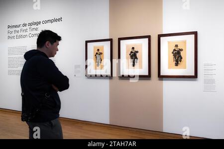 AMSTERDAM - l'uomo vecchio che beve il caffè nel Museo Van Gogh. La rara e completa serie di tre litografie (stampe in pietra) del caffè di Vincent van Gogh che beve Old Man nel 1882 è ora insieme nel museo per la prima volta. ANP RAMON VAN FLYMEN paesi bassi Out - belgio Out Foto Stock