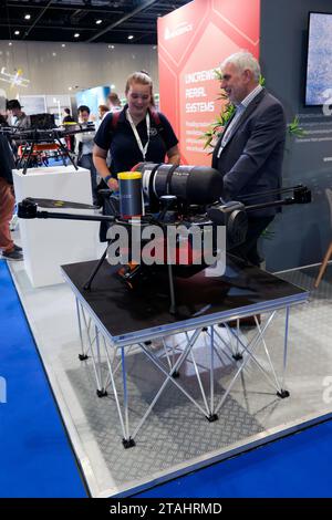 ISS Aerospace's, stand che mostra il drone Sensus L, senza equipaggio Aerial Systems, in mostra al DroneX Foto Stock