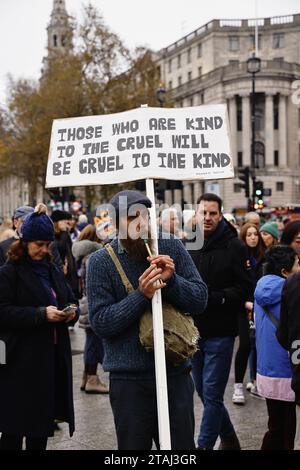 Inghilterra, Londra, Whitehall, raduno antisemitista, sostenitori pro-Israele riempiono le strade intorno a Whitehall, 26 novembre 2023. Foto Stock