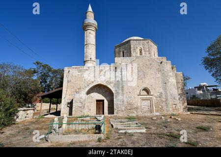 Cipro, Moschea di Agia Sophia nel centro storico di Paphos alias Pafos - città è stata capitale europea della cultura nel 2017 Foto Stock