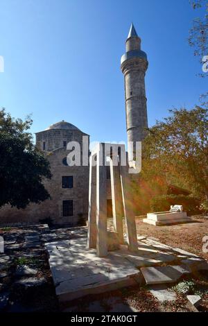 Cipro, Moschea di Agia Sophia nel centro storico di Paphos alias Pafos - città è stata capitale europea della cultura nel 2017 Foto Stock