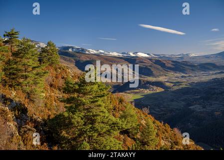 Percorso dei punti panoramici di Pla de l'Àliga da Estana. Vista verso Cerdanya (Cerdanya, Catalogna, Spagna, Pirenei) Foto Stock