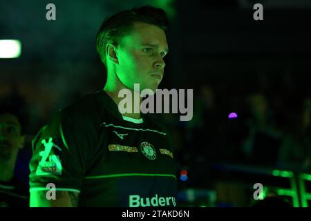 Wetzlar, Germania. 1 dicembre 2023. Wetzlar, Germania, 1 dicembre 2023: Emil Mellegard ( 33 Wetzlar ) durante la partita Liqui Moly Handball-Bundesliga tra HSG Wetzlar e Fuechse Berlin alla Buderus-Arena di Wetzlar, GERMANIA. (Julia Kneissl/SPP) credito: SPP Sport Press Photo. /Alamy Live News Foto Stock