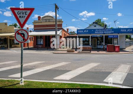 Il vecchio edificio Rushworth Chronicle è un edificio storico della città di Rushworth, Victoria, Australia. Il giornale chiuse nel 1977. Foto Stock