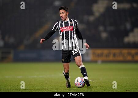 Un primo piano di un pallone ufficiale di fa Cup durante la partita del secondo turno della Emirates fa Cup a Meadow Lane, Nottingham. Data immagine: Venerdì 1 dicembre 2023. Foto Stock