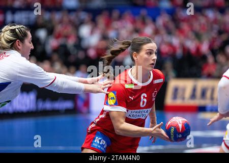 La Danimarca Helena Elver durante la partita di Coppa del mondo tra Danimarca e Serbia del gruppo e durante il Campionato del mondo IHF di pallamano femminile nel turno preliminare nel Jyske Bank Box di Herning venerdì 1 dicembre 2023. (Foto: Bo Amstrup/Ritzau Scanpix) Foto Stock