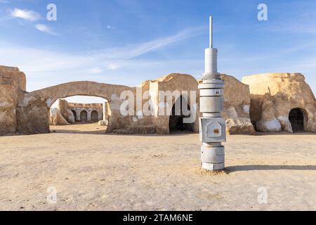 NAFTA, Tozeur, Tunisia. 18 marzo 2023. Set cinematografico di Star Wars per il mercato Mos Espa vicino a NAFTA, Tunisia. Foto Stock