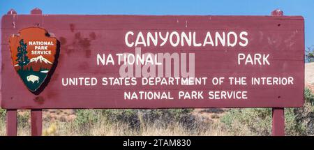 Segui la strada panoramica Utah 211 nello Utah con informazioni sul Canyonlands National Park. Foto Stock