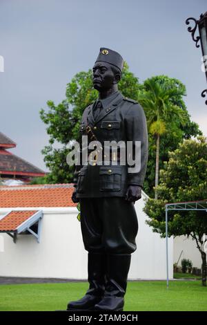 Il Monumento di Urip Sumoharjo nel Museo di Fort Vredeburg. È uno degli eroi indonesiani Foto Stock