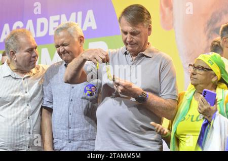 1 dicembre 2023, Natal, Rio grande do Norte, Brasile: NATAL (RN), 01/12/2023 - BOLSONARO/VISITA/NATAL - l'ex presidente del Brasile, Jair Bolsonaro ha preso un caffè al Centrais de Abastecimentos do RN S/A (CEASA RN), poi ha partecipato al lancio dell'Accademia Conservatrice e alla fine della giornata ha visitato la città di Extremoz RN, nella regione metropolitana della capitale. (Foto: JosÃƒ © Aldenir/Thenews2/Zumapress) (Credit Image: © Jose Aldenir/TheNEWS2 via ZUMA Press Wire) SOLO USO EDITORIALE! Non per USO commerciale! Foto Stock