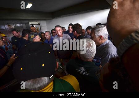 1 dicembre 2023, Natal, Rio grande do Norte, Brasile: NATAL (RN), 01/12/2023 - BOLSONARO/VISITA/NATAL - l'ex presidente del Brasile, Jair Bolsonaro ha preso un caffè al Centrais de Abastecimentos do RN S/A (CEASA RN), poi ha partecipato al lancio dell'Accademia Conservatrice e alla fine della giornata ha visitato la città di Extremoz RN, nella regione metropolitana della capitale. (Foto: JosÃƒ © Aldenir/Thenews2/Zumapress) (immagine di credito: © TheNEWS2 via ZUMA Press Wire) SOLO USO EDITORIALE! Non per USO commerciale! Foto Stock