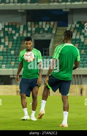 UYO, NIGERIA - 15 NOVEMBRE: La Nigeria Raphael Onyedika durante l'allenamento delle qualificazioni ai Mondiali di calcio in preparazione della Nigeria e del Lesotho match a Gods Foto Stock