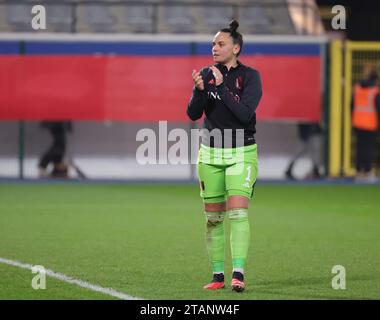 Lovanio, Belgio. 1 dicembre 2023. La portiere belga Nicky Evrard (1), nella foto, dopo una partita tra la nazionale femminile belga, chiamata Red Flames e la nazionale femminile scozzese, partita 5/6 nella UEFA Women's Nations League 2023-24, venerdì 01 dicembre 2023 a Lovanio, in Belgio. FOTO: SEVIL OKTEM | Credit: Sportpix/Alamy Live News Foto Stock