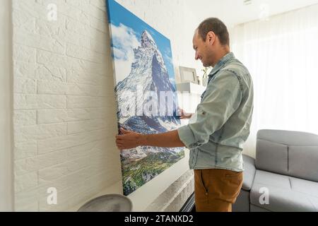 Bandiera di ucraina dipinto ad olio su tela. Foto tela con la bandiera di Ucraina Foto Stock