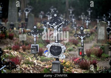 Il Cimitero dei senza nome è un cimitero per i senzatetto nell'undicesimo distretto di Vienna, Simmering. Si trova nel distretto di Albern vicino all'Albern Foto Stock