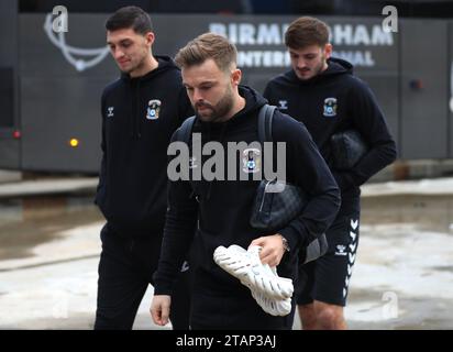 Bobby Thomas, Matthew Godden e Liam Kitching di Coventry City arrivano in vista del match per lo Sky Bet Championship a Portman Road, Ipswich. Data immagine: Sabato 2 dicembre 2023. Foto Stock