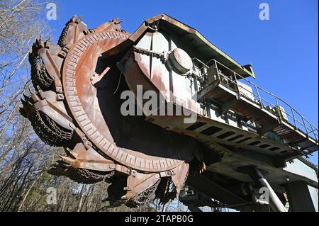 Ex miniera opencast di Oberdorf (lignite) con uno storico percorso escursionistico minerario a Bärnbach Foto Stock