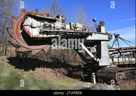 Ex miniera opencast di Oberdorf (lignite) con uno storico percorso escursionistico minerario a Bärnbach Foto Stock