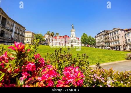 Ottima vista di Porto o Oporto, la seconda città più grande del Portogallo, la capitale del distretto di Porto e una delle principali città della penisola iberica Foto Stock