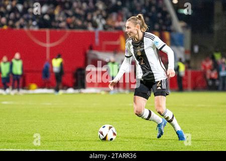 Rostock, Deutschland 01. Dezember 2023: Women Nation League - 2023/2024 - Deutschland vs. Dänemark IM Bild: Sarai Linder (Deutschland) Foto Stock