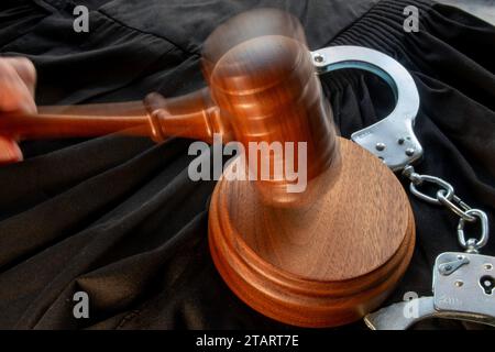 STILL Life of the Concept giustizia penale, 2023, Stati Uniti Foto Stock