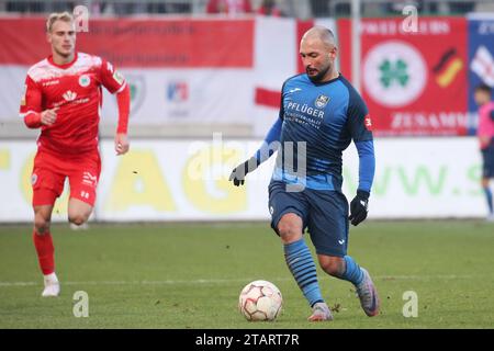 Oberhausen, Deutschland. 2 dicembre 2023. Oberhausen, Deutschland 02. Dezember 2023: Regionalliga West - 2023/2024 - RW Oberhausen vs. SC Wiedenbrück IM Bild: Saban Kaptan (SC Wiedenbrück) credito: dpa/Alamy Live News Foto Stock