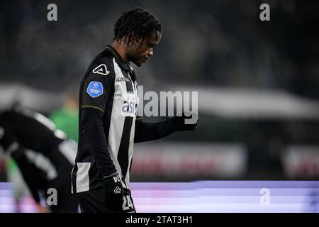 Almelo, Paesi Bassi. 2 dicembre 2023. ALMELO, PAESI BASSI - 2 DICEMBRE: Abed Nankishi di Heracles Almelo sembra smentito dopo il match olandese Eredivisie tra Heracles Almelo e Sparta Rotterdam all'Erve Asito il 2 dicembre 2023 ad Almelo, Paesi Bassi (foto di Rene Nijhuis/Orange Pictures) credito: Orange Pics BV/Alamy Live News Foto Stock