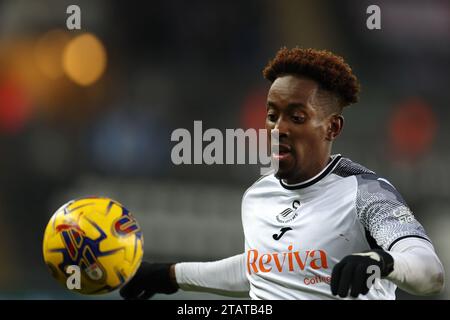 Swansea, Regno Unito. 2 dicembre 2023. Jamal Lowe di Swansea City in azione. Partita di campionato EFL Skybet, Swansea City contro Huddersfield Town allo Stadio Swansea.com di Swansea, Galles, sabato 2 dicembre 2023. Questa immagine può essere utilizzata solo per scopi editoriali. Solo per uso editoriale, foto di Andrew Orchard/Andrew Orchard fotografia sportiva/Alamy Live news credito: Andrew Orchard fotografia sportiva/Alamy Live News Foto Stock