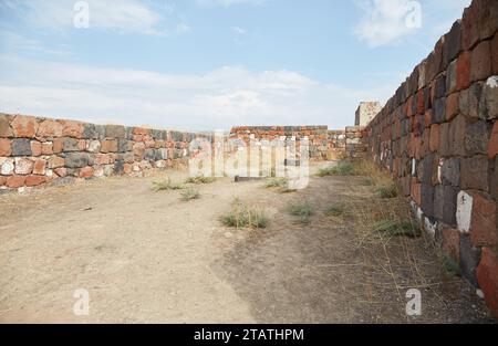 Fortezza di Erebuni a Erevan, Aremenia, un ex avamposto del regno di Urartu Foto Stock