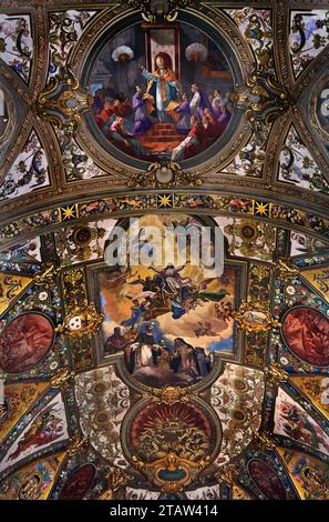 Volta decorata all'interno nel Pontificio Santuario della Beata Vergine del Rosario di Pompei , Cattedrale di Pompei - Santuario della Madonna del Rosario di Pompei, fondato nel 1876 - 1891, Italia, Italia, Italia, Foto Stock