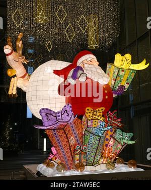 personaggi delle statue di natale Foto Stock