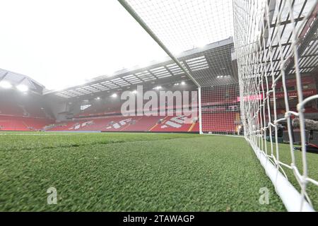 Liverpool, Regno Unito. 3 dicembre 2023. Una visione generale di un Anfield nebbioso dal boccone di testa davanti alla partita di Premier League Liverpool vs Fulham ad Anfield, Liverpool, Regno Unito, 3 dicembre 2023 (foto di Mark Cosgrove/News Images) a Liverpool, Regno Unito il 12/3/2023. (Foto di Mark Cosgrove/News Images/Sipa USA) credito: SIPA USA/Alamy Live News Foto Stock