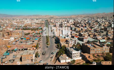 Vista aerea della città di Herat, del complesso di Musalla, dei cinque minareti di Musallah di Herat, della Cittadella di Herat, di Qala Iktyaruddin. Foto Stock