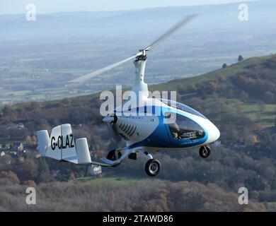 Fotografie Air-to-Air di una Cavalon Autogyro volata vicino alle Malvern Hills Foto Stock