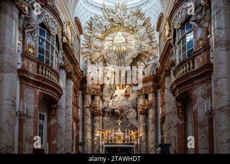 Vienna, Austria, 29 settembre 2023. Interno della famosa chiesa barocca di St Charles Church; Karlskirche' Foto Stock