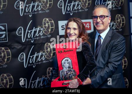 â dicembre 2023, Roma, Italia: Lina Sastri premiata alla cerimonia della prima edizione de il VITTI€“ MONICA VITTI AWARD, presso gli ex Studios Ponti - De Laurentis. (Immagine di credito: © Gennaro Leonardi/Pacific Press via ZUMA Press Wire) SOLO USO EDITORIALE! Non per USO commerciale! Foto Stock