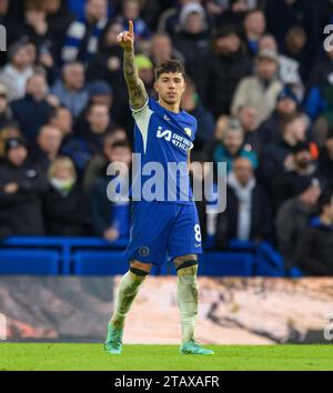 Londra, Regno Unito. 3 dic 2023 - Chelsea contro Brighton & Hove Albion - Premier League - Stamford Bridge. Enzo Fernandez del Chelsea celebra il suo secondo gol. Credito immagine: Mark Pain / Alamy Live News Foto Stock